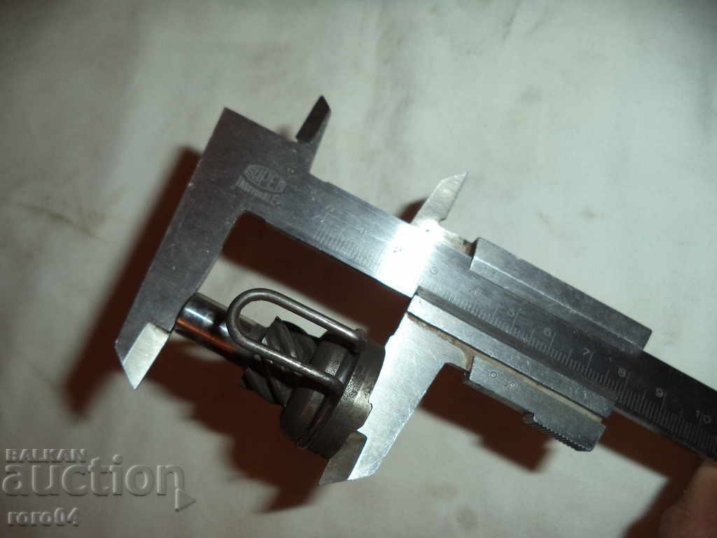 Доставка на ЛАПА , ПАЛЕЦ С ПРУЖИНА ЗА МАНИВЕЛА НА СКУТЕР - ДЕЙСТВАЩ Доставка на ЛАПА , ПАЛЕЦ С ПРУЖИНА ЗА МАНИВЕЛА НА СКУТЕР - ДЕЙСТВАЩ