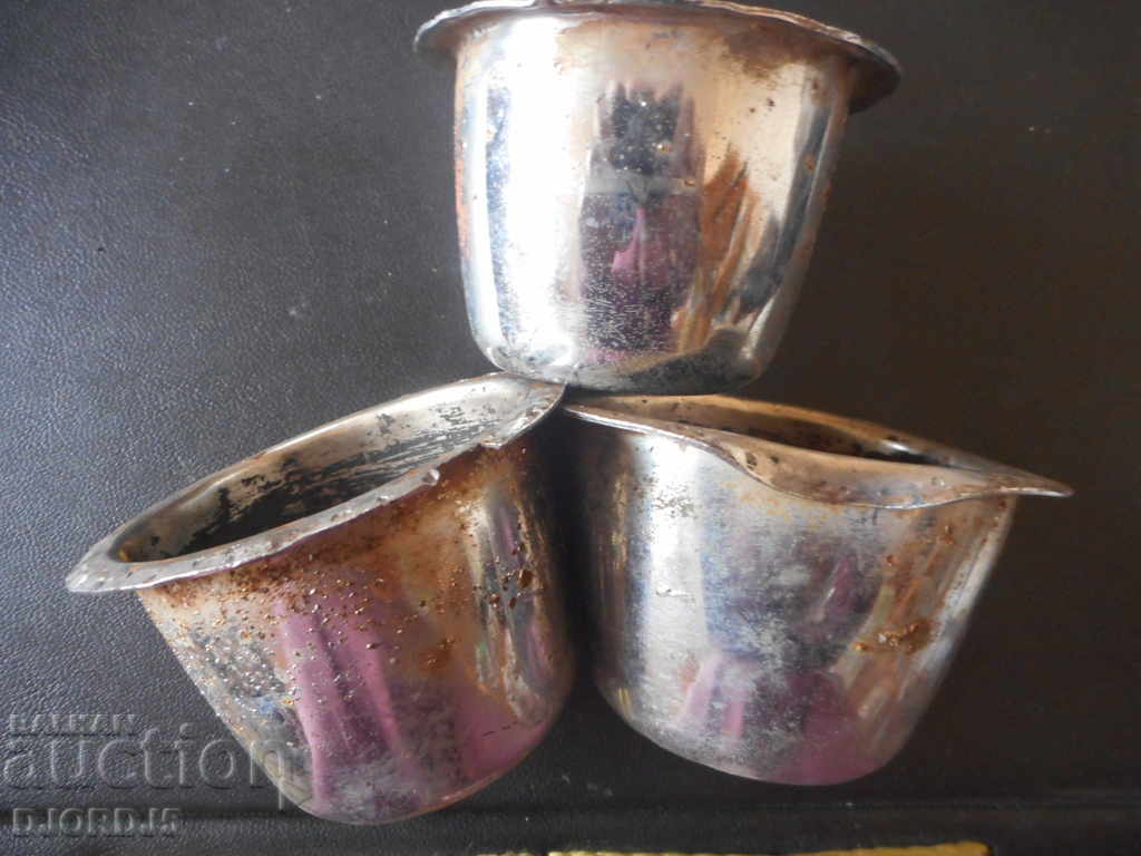 Old caps, emblems from Moskvich car - 5 Old caps, emblems from Moskvich car - 5