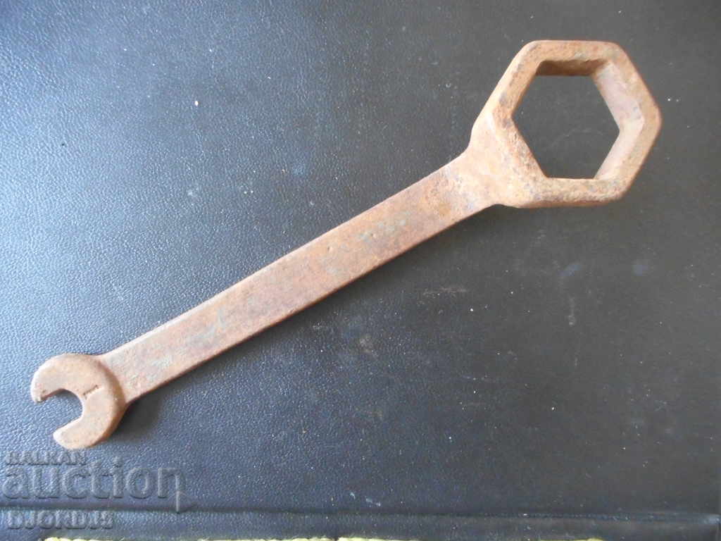 Old key with price 3.00 BGN | € 1.53 Old key with price 3.00 BGN | € 1.53