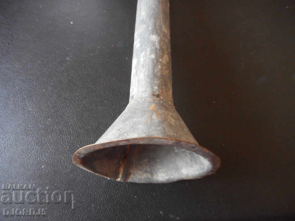 Delivery of An old tin cone Delivery of An old tin cone