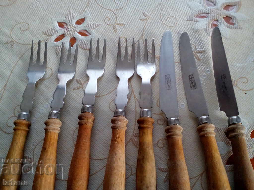 Auction  Old cutlery, forks, blades