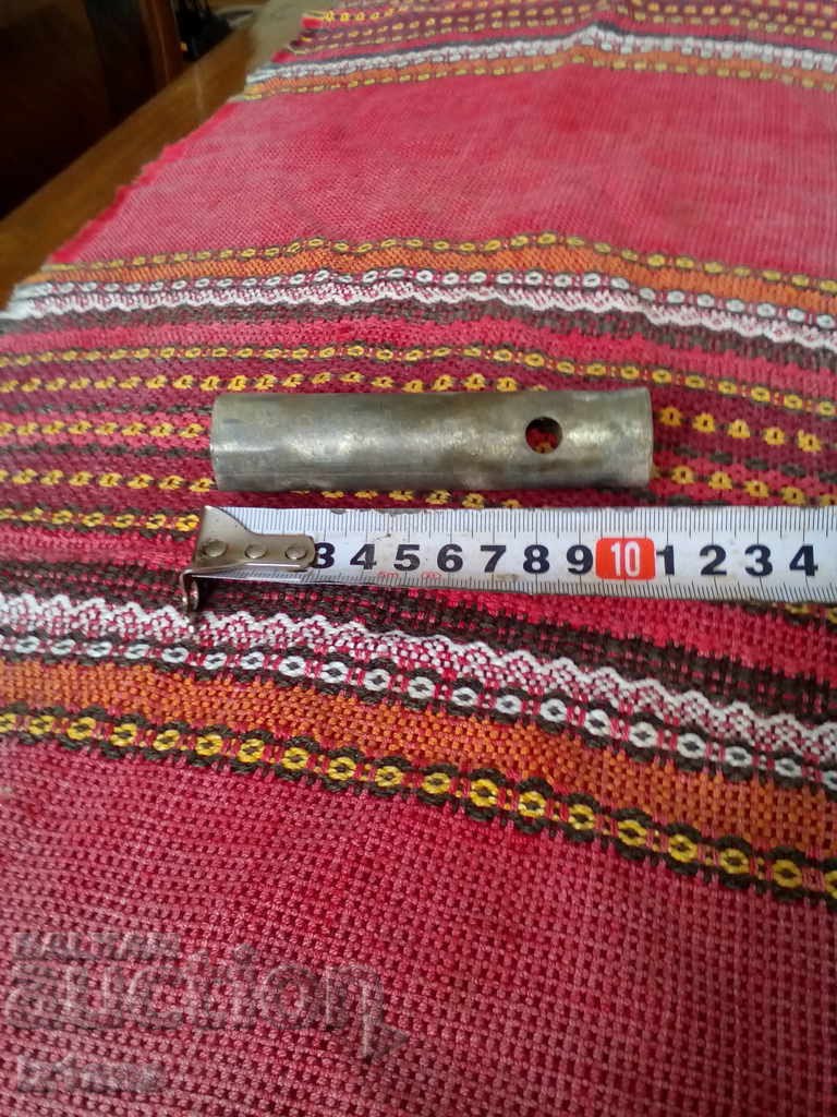 Auction Old key for car candles Lada, VAZ Auction Old key for car candles Lada, VAZ