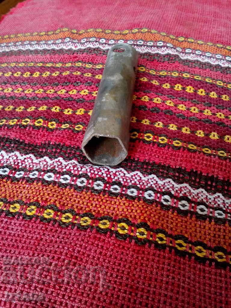 Delivery of Old key for car candles Lada, VAZ Delivery of Old key for car candles Lada, VAZ