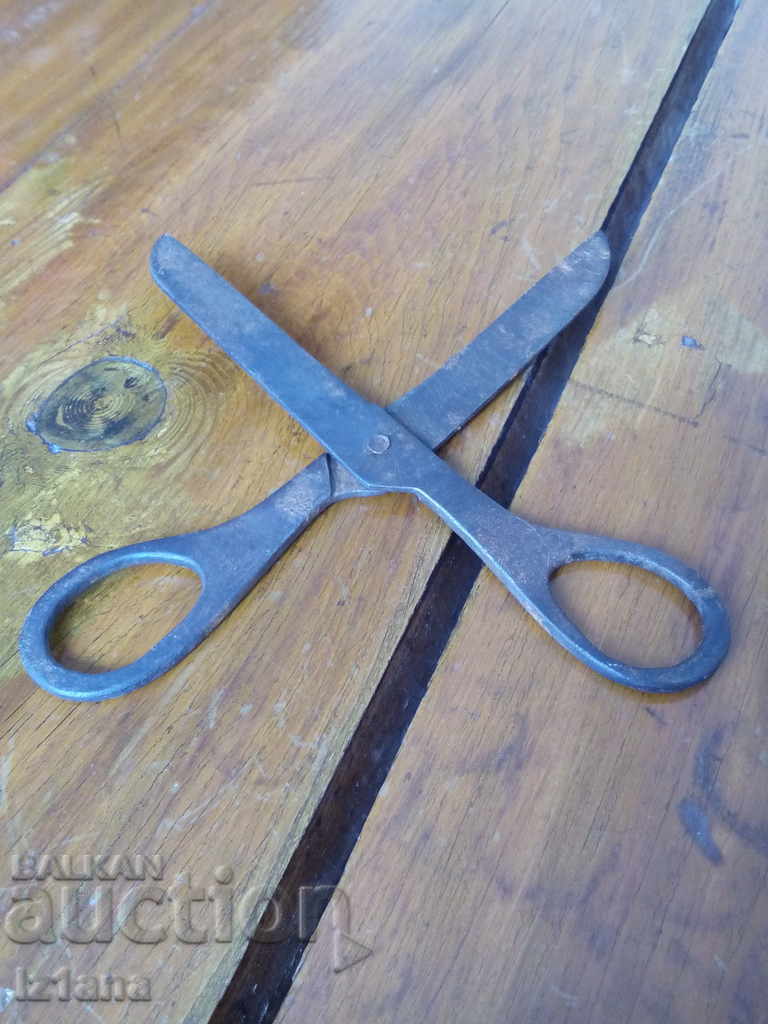 Old scissors, scissors, scissors with price 10.00 BGN | € 5.11