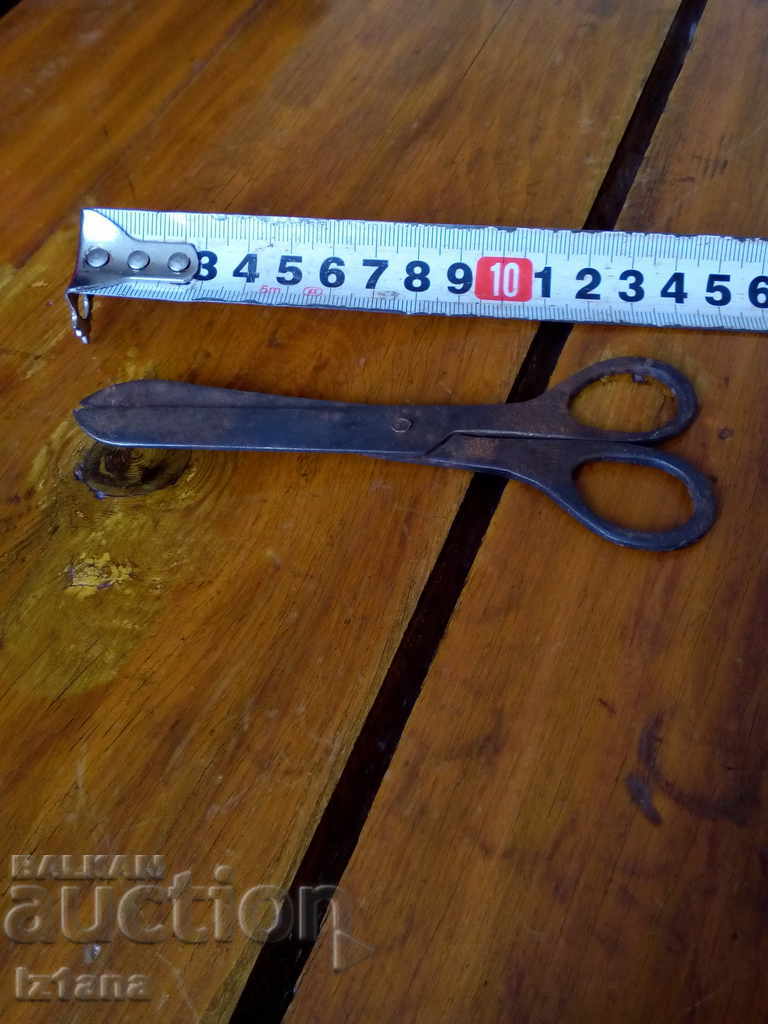 Auction  Old scissors, scissors, scissors