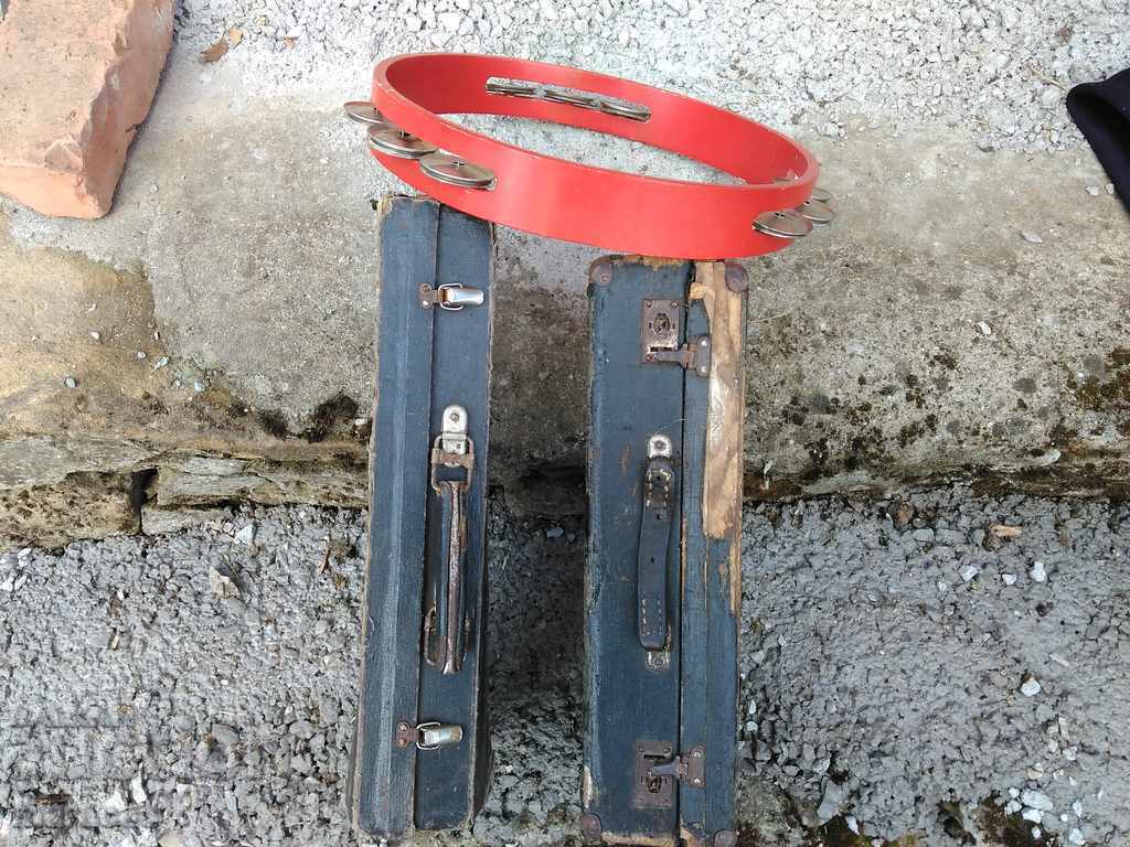 Clarinet case and musical daire with price 29.00 BGN | € 14.83 Clarinet case and musical daire with price 29.00 BGN | € 14.83