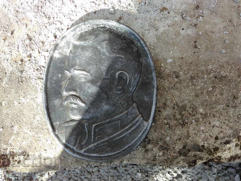 Delivery of Old toys and aluminum panel_face Delivery of Old toys and aluminum panel_face