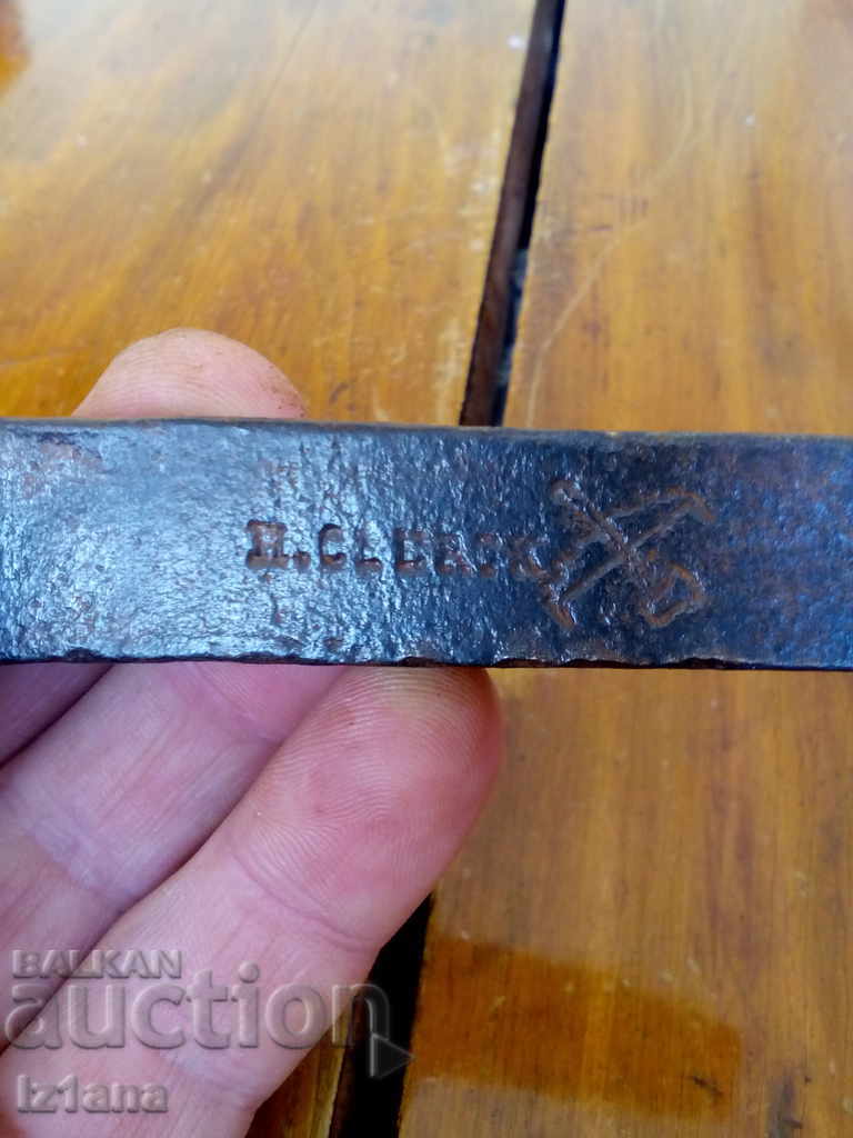 An old carving chisel with price 40.00 BGN | € 20.45 An old carving chisel with price 40.00 BGN | € 20.45