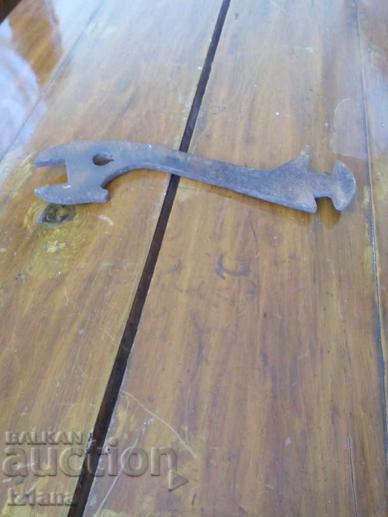 Auction  An old wrench