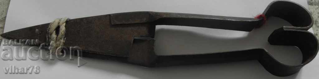 OLD HANGER FOR SHEEPING SHEEP with price 19.99 BGN | € 10.22 OLD HANGER FOR SHEEPING SHEEP with price 19.99 BGN | € 10.22