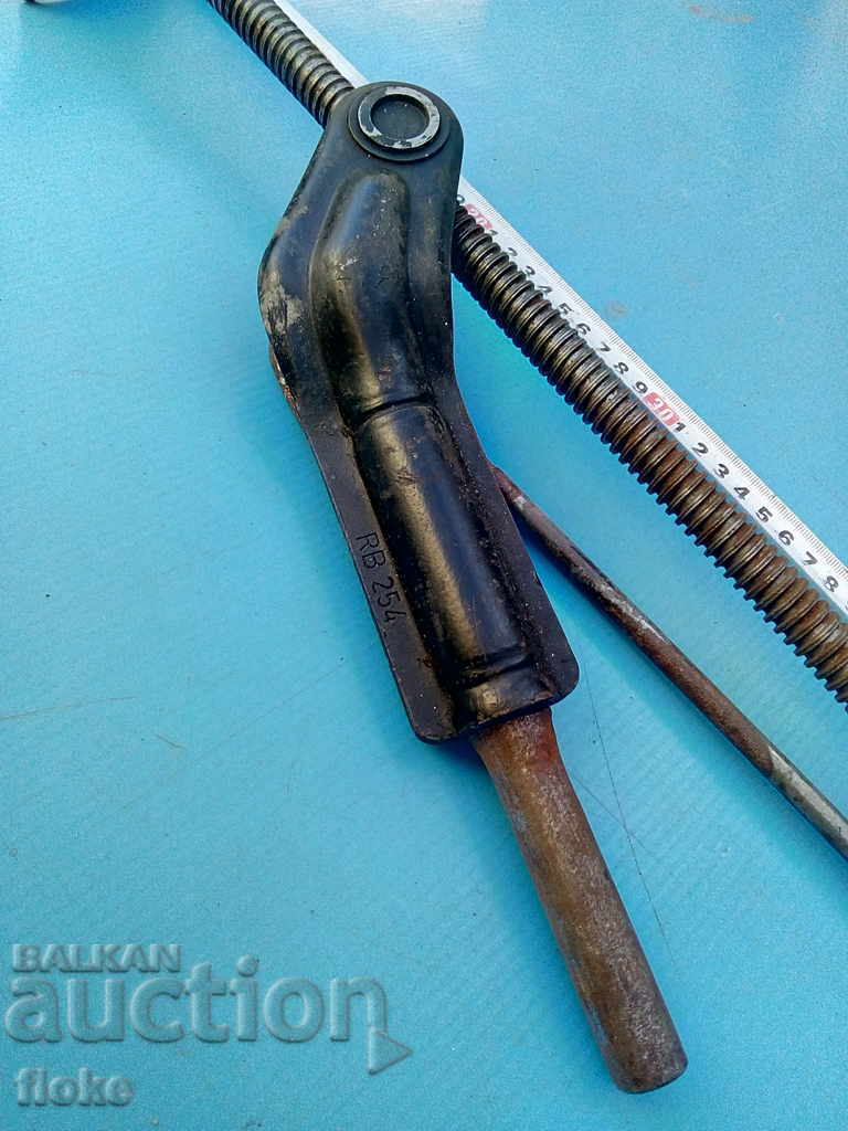 A car-old cricket with price 50.00 BGN | € 25.56 A car-old cricket with price 50.00 BGN | € 25.56