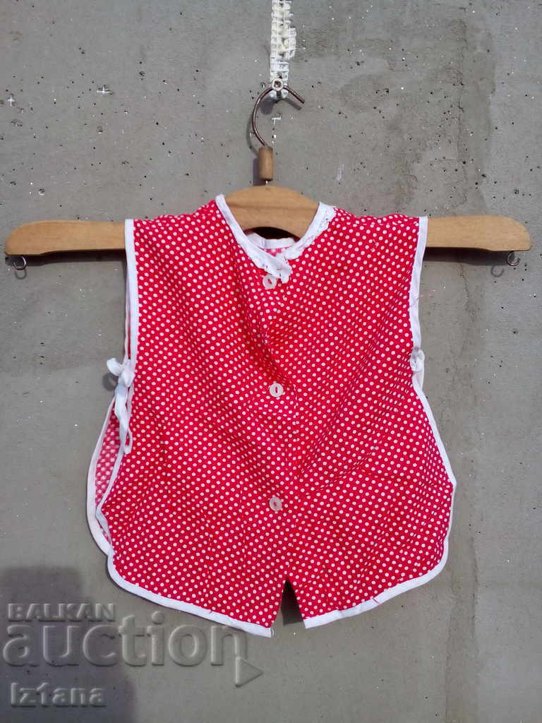 Auction An old apron, a coat Auction An old apron, a coat