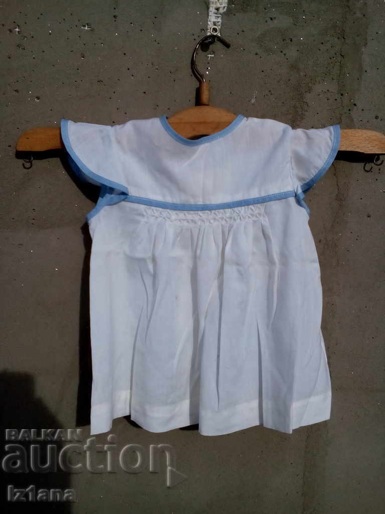 Old children's dress, coat with price 10.00 BGN | € 5.11 Old children's dress, coat with price 10.00 BGN | € 5.11