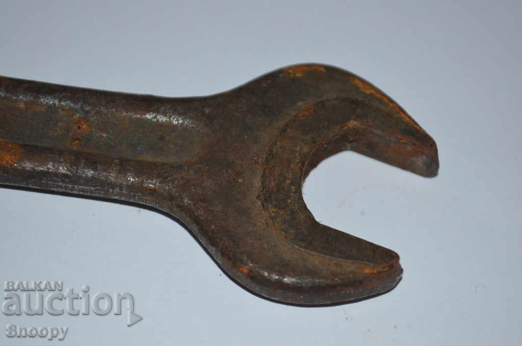 Auction Old wrench Auction Old wrench