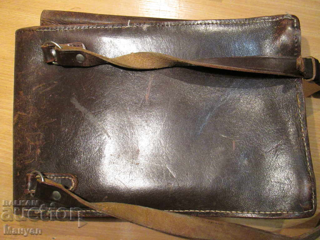 Delivery of I sell an old military officer's bag .RRRRRRRRRRRR Delivery of I sell an old military officer's bag .RRRRRRRRRRRR