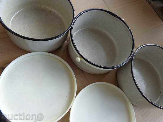 Enamelled jugs set of suits, household pots with price 55.00 BGN | € 28.12 Enamelled jugs set of suits, household pots with price 55.00 BGN | € 28.12