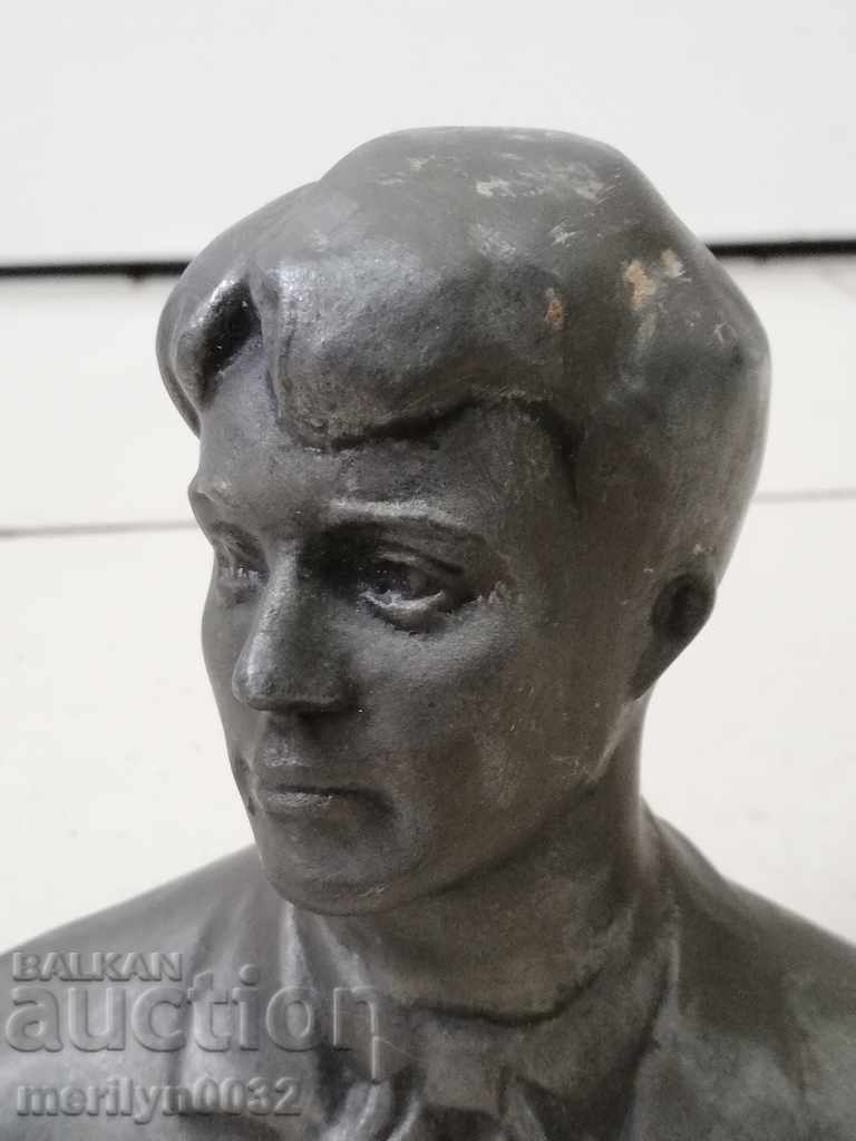 Auction Metal bust Sergei Esenin figure plastic figure Auction Metal bust Sergei Esenin figure plastic figure
