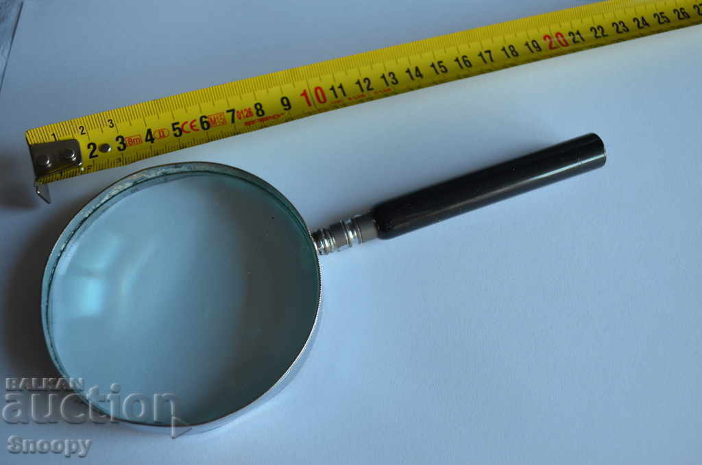 Стара лупа с метален пръстен и дръжка с цена 40.00 лв. | € 20.45 Стара лупа с метален пръстен и дръжка с цена 40.00 лв. | € 20.45