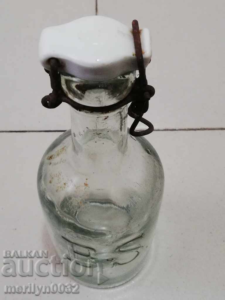 Delivery of An old bottle of carbonated water bottle Delivery of An old bottle of carbonated water bottle