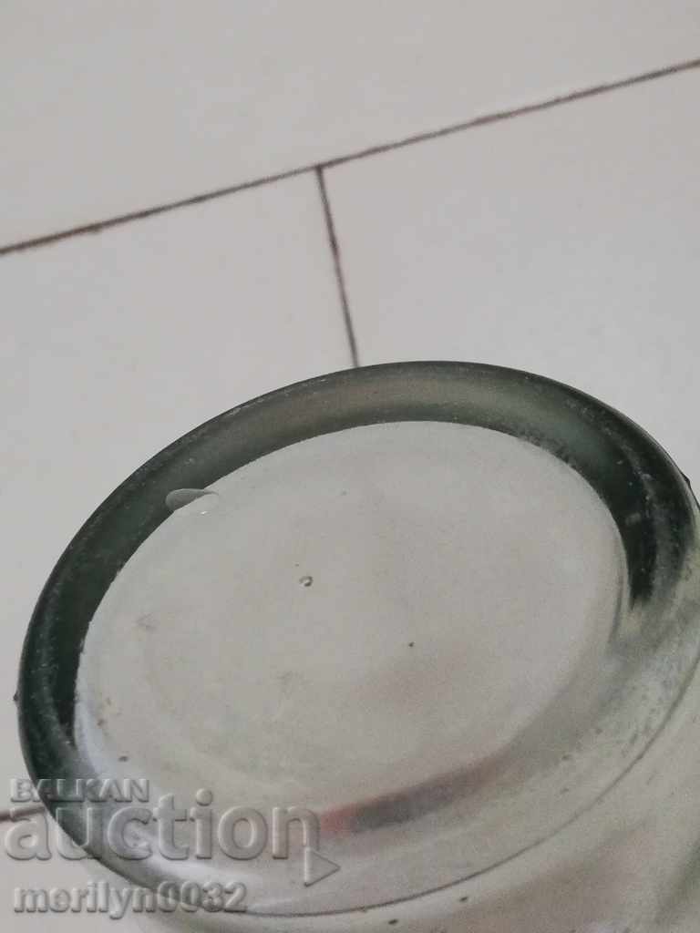 An old bottle of carbonated water bottle - 6 An old bottle of carbonated water bottle - 6