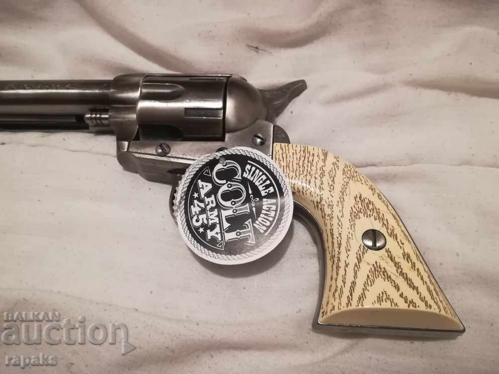 Colt 45-1873 revolver-pistol. Colt Collector's Replica