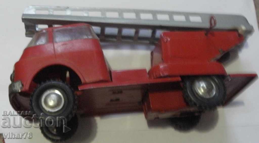 OLD METAL FIRE TRUCK - 5
