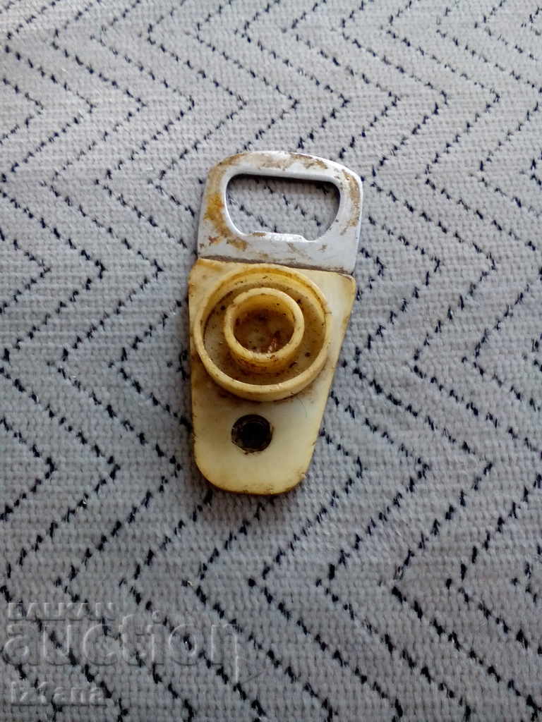 Delivery of An old opener Delivery of An old opener