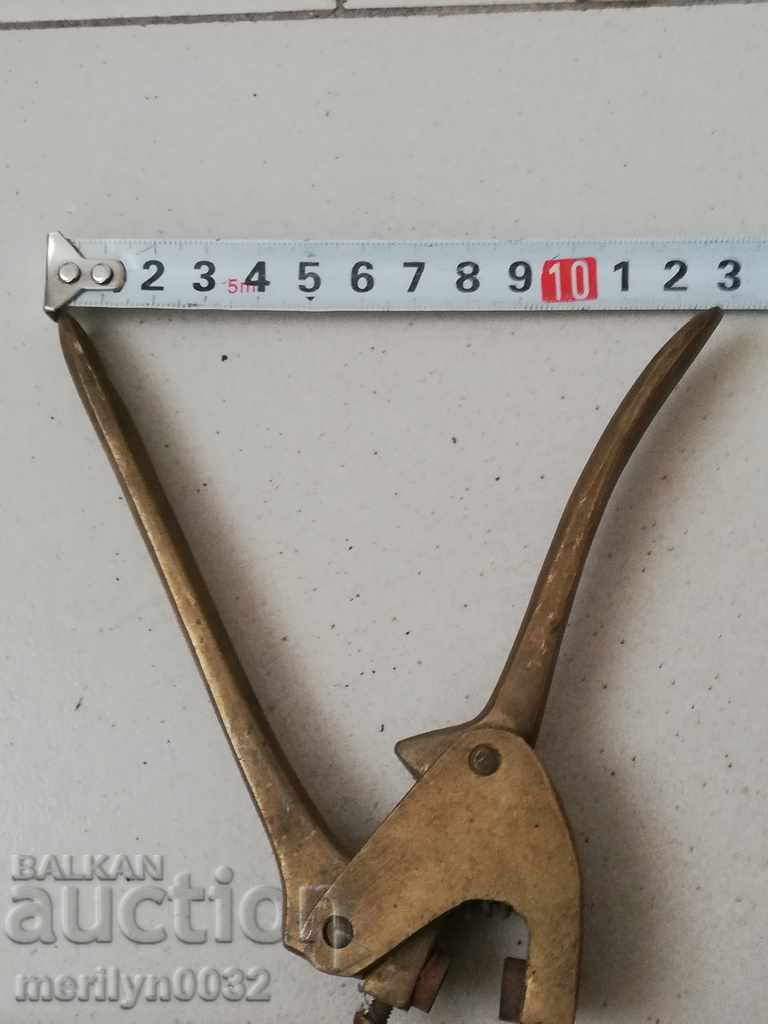 Pliers made of bronze, seal, oil seal - 5 Pliers made of bronze, seal, oil seal - 5