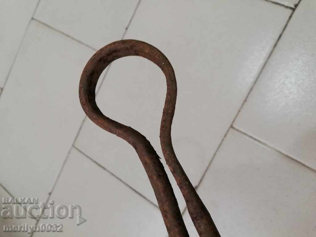 Παλιά το πόκερ, λαβίδες, σφυρήλατο σίδερο pishnik με τιμή 28.00 BGN | € 14.32 Παλιά το πόκερ, λαβίδες, σφυρήλατο σίδερο pishnik με τιμή 28.00 BGN | € 14.32