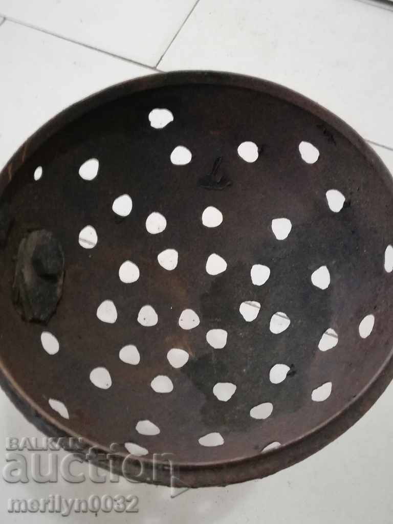 Casting grid spoons of iron with price 29.00 BGN | € 14.83 Casting grid spoons of iron with price 29.00 BGN | € 14.83