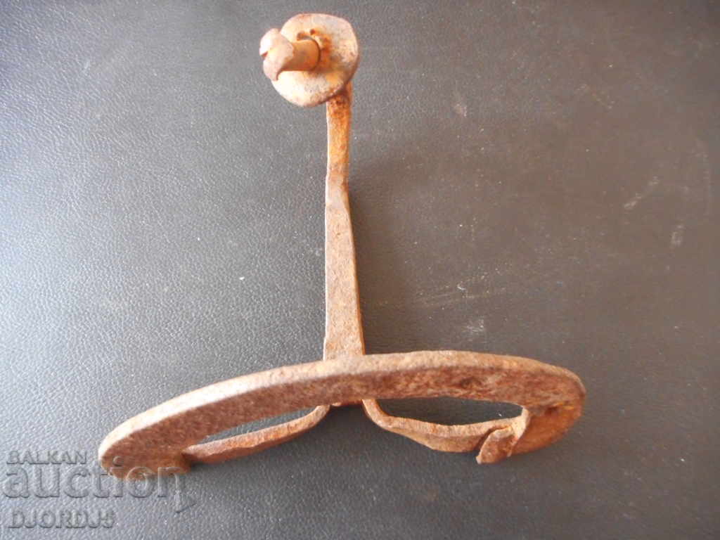 Vechi din fier forjat cu preț € 1.02 | 1.99 BGN Vechi din fier forjat cu preț € 1.02 | 1.99 BGN