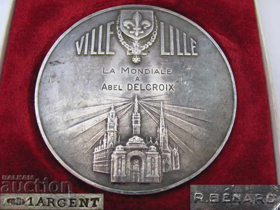 Medalionul autorului de argint 1920 ani.