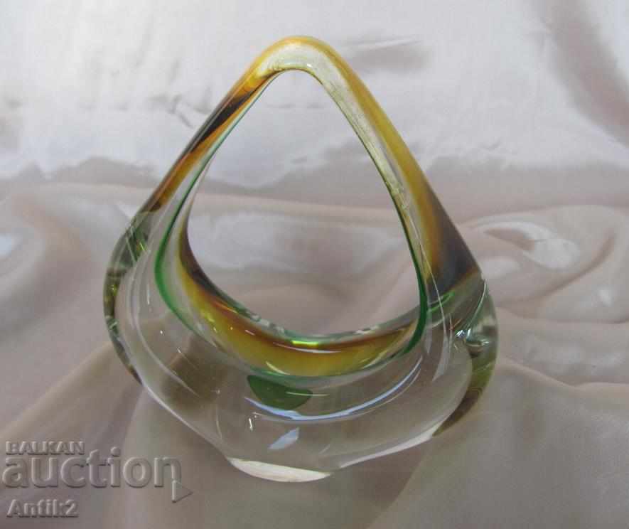 Vinic Crystal Vase Cupa Figura cu preț 75.00 BGN | € 38.35 Vinic Crystal Vase Cupa Figura cu preț 75.00 BGN | € 38.35