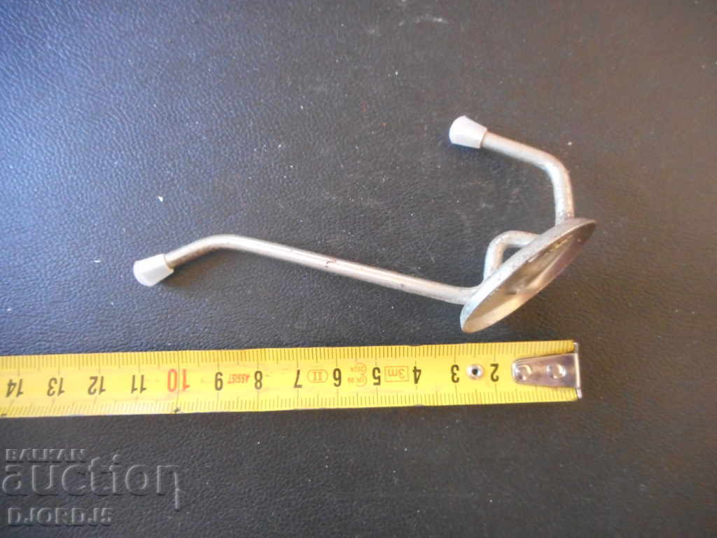 Delivery of An old hanger Delivery of An old hanger