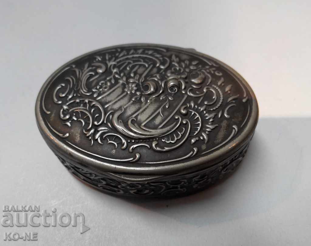 Pill box with price 40.00 BGN | € 20.45 Pill box with price 40.00 BGN | € 20.45