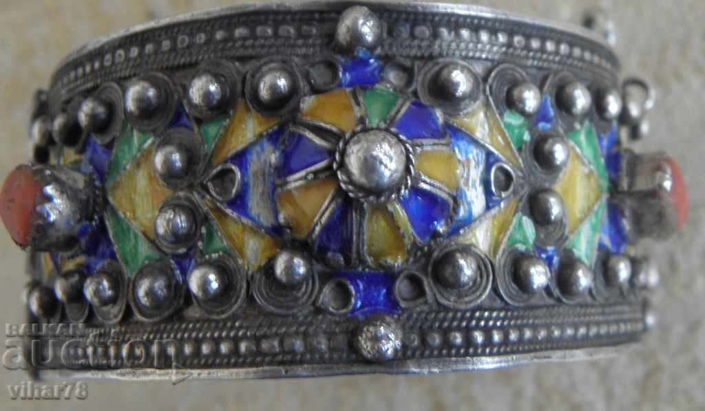 Παράδοση Παλιό ασημένιο βραχιόλι με σμάλτο Παράδοση Παλιό ασημένιο βραχιόλι με σμάλτο