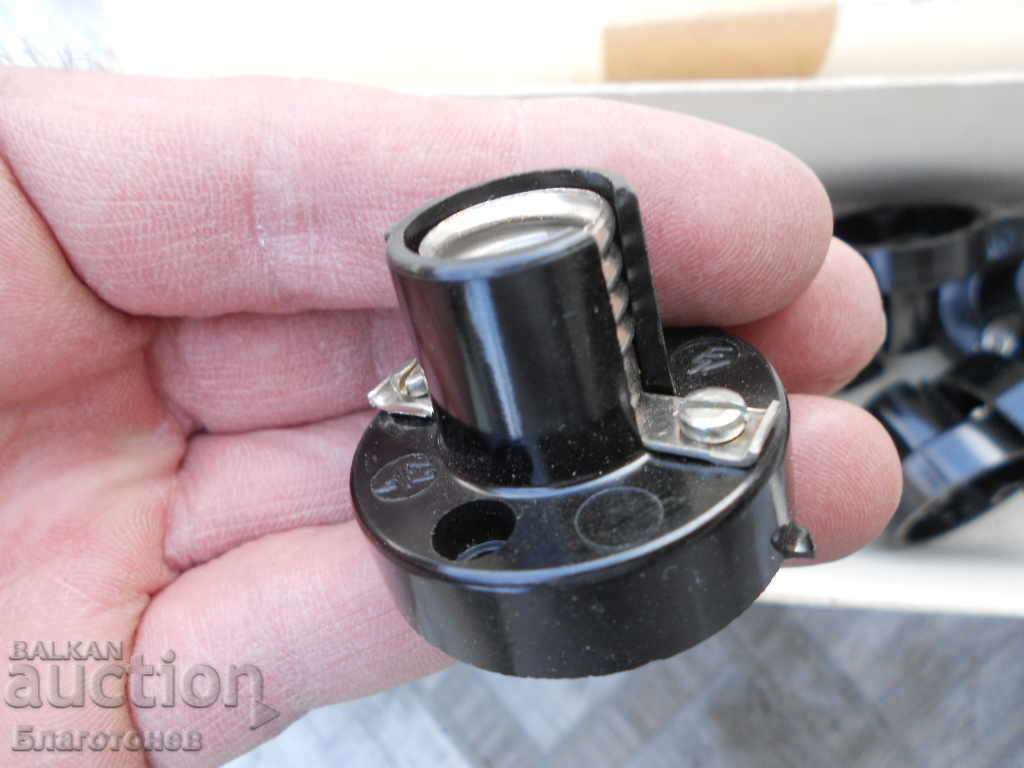 Auction Bakelite sockets Auction Bakelite sockets