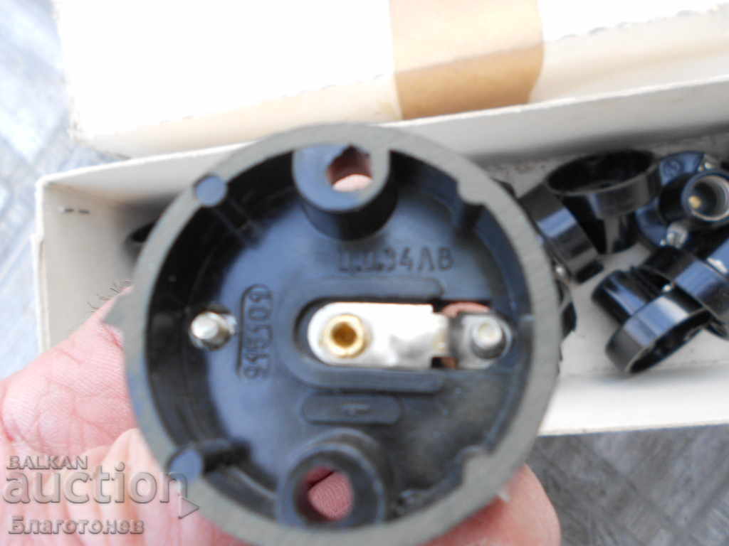 Delivery of Bakelite sockets Delivery of Bakelite sockets