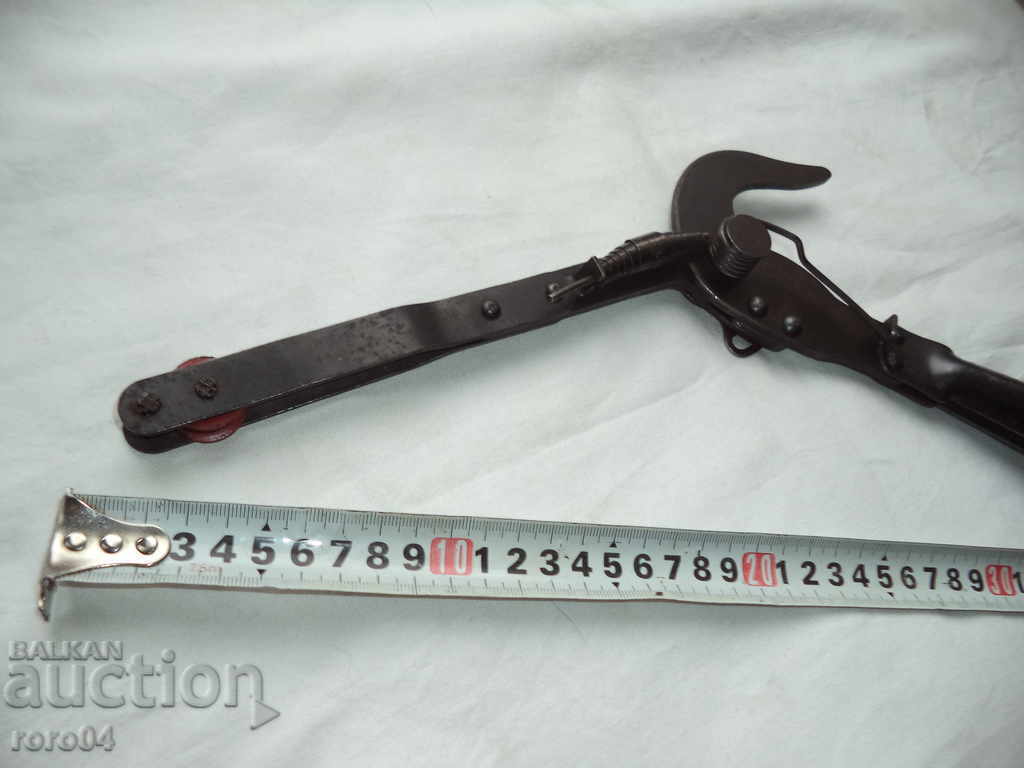 Auction SCISSORS - CUTTER Auction SCISSORS - CUTTER