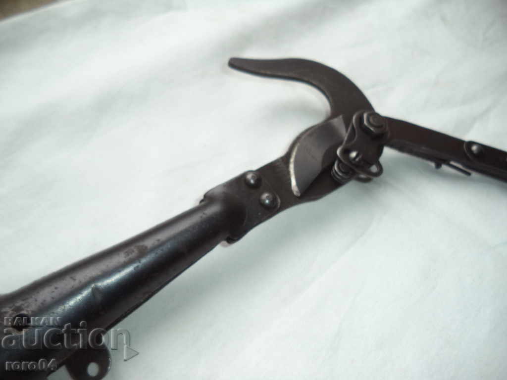 SCISSORS - CUTTER - 5 SCISSORS - CUTTER - 5