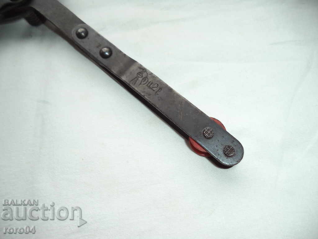 SCISSORS - CUTTER - 6 SCISSORS - CUTTER - 6