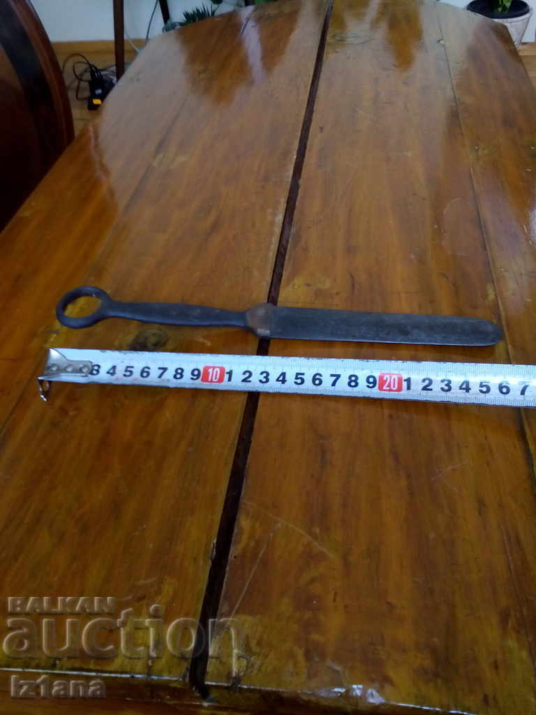 Auction  Ancient tool, Kama