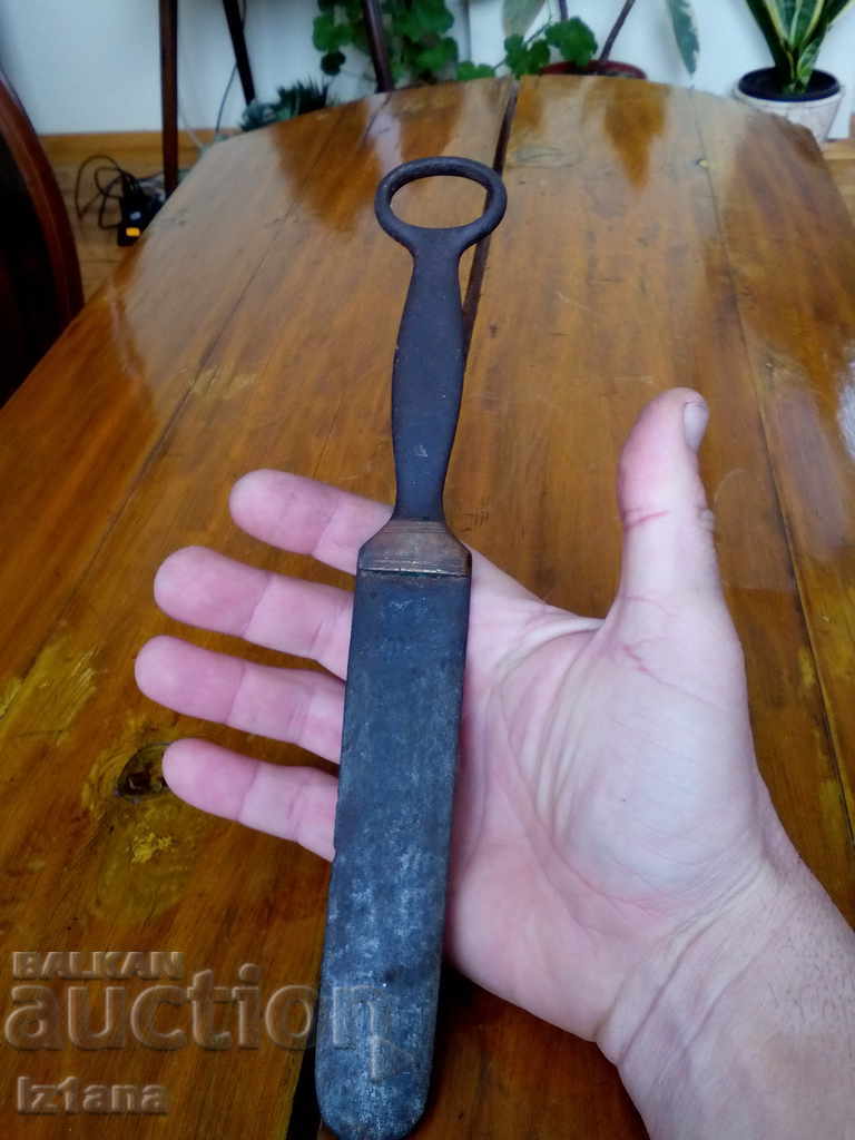 Delivery of Ancient tool, Kama