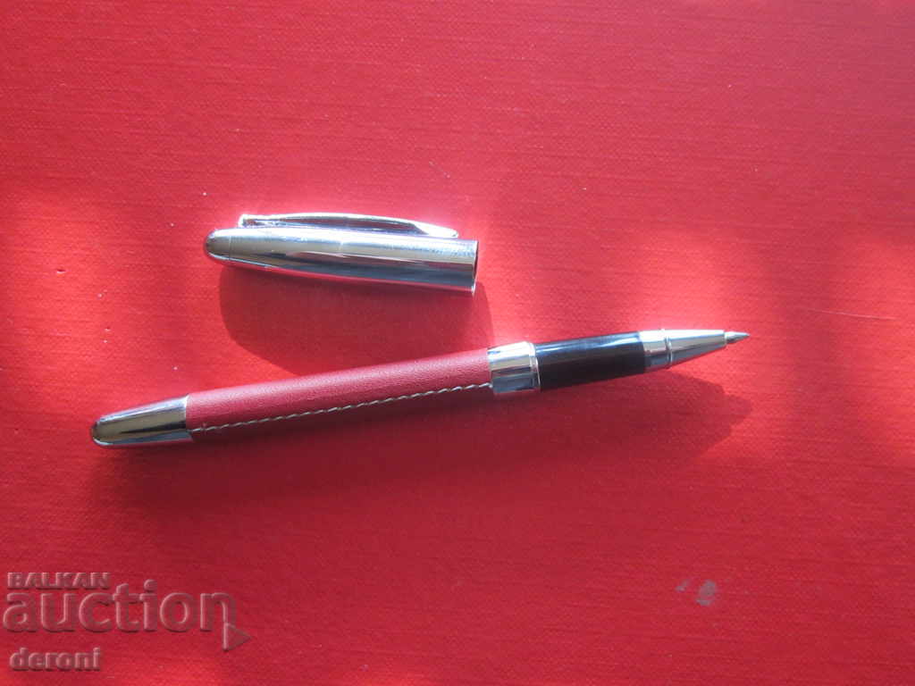 Pen creion mare cu preț 10.00 BGN | € 5.11 Pen creion mare cu preț 10.00 BGN | € 5.11