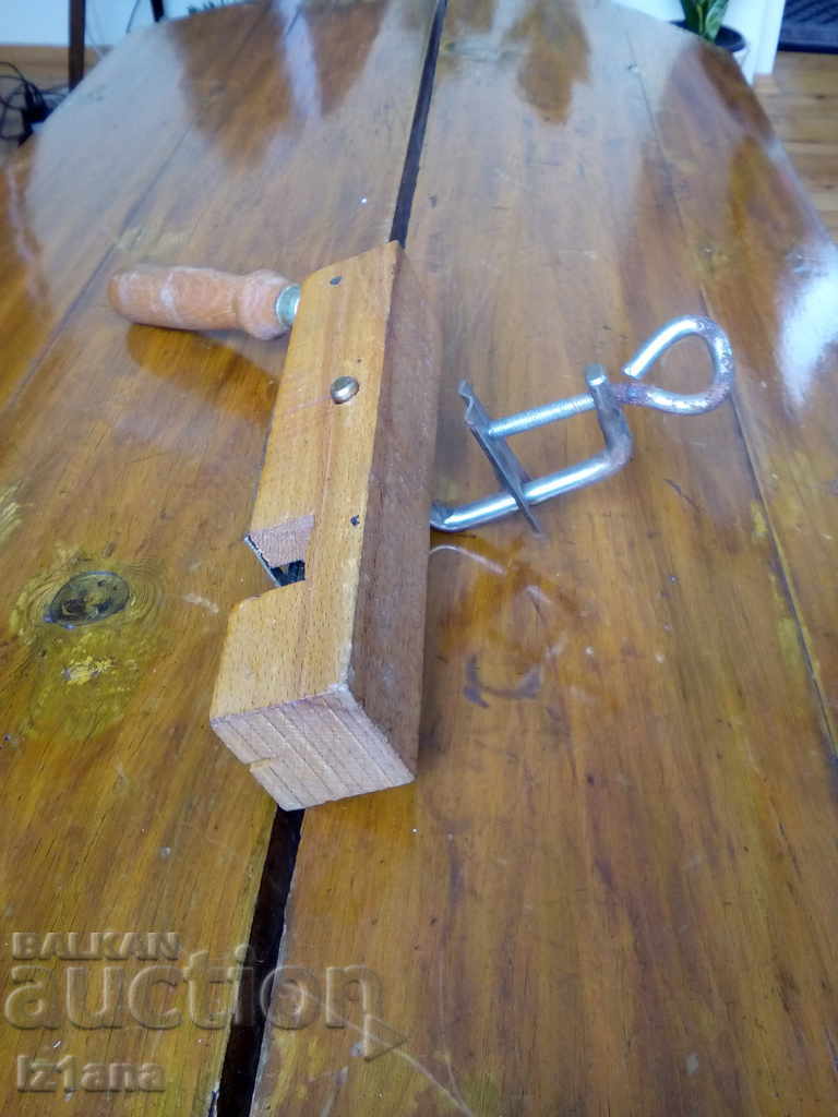 Old beehive, hoe with price 15.00 BGN | € 7.67 Old beehive, hoe with price 15.00 BGN | € 7.67