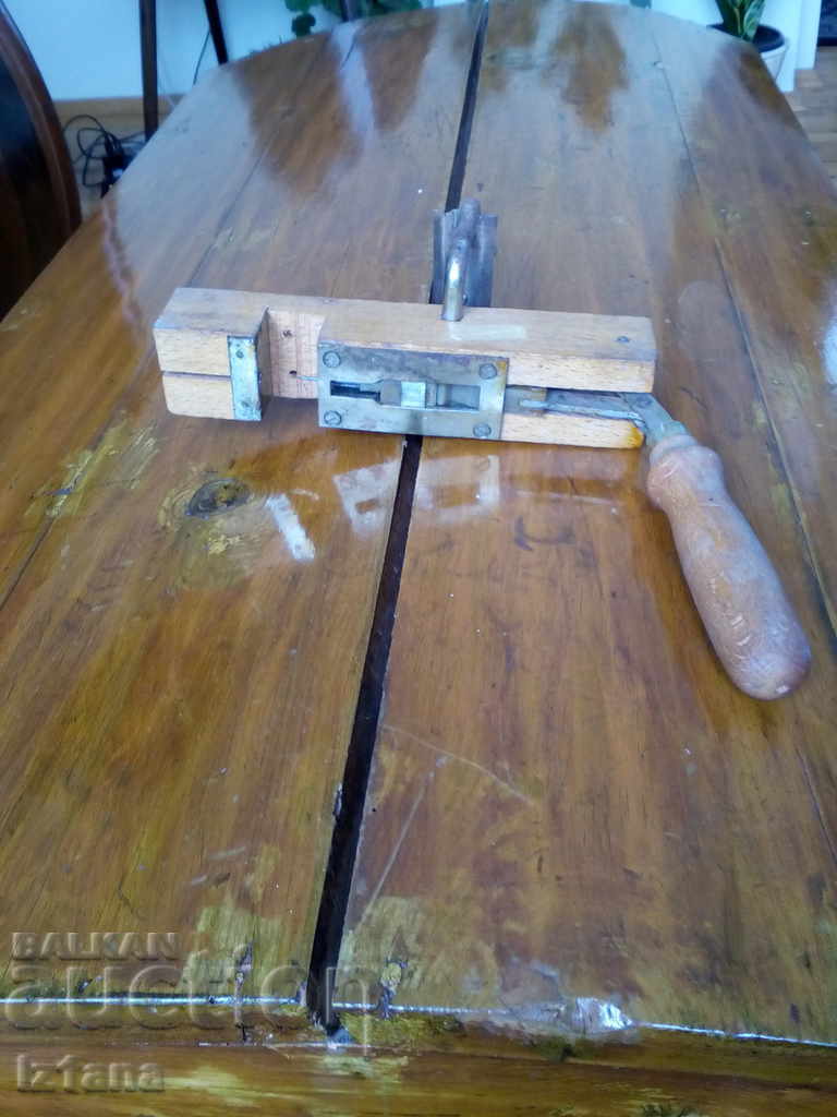 Delivery of Old beehive, hoe Delivery of Old beehive, hoe