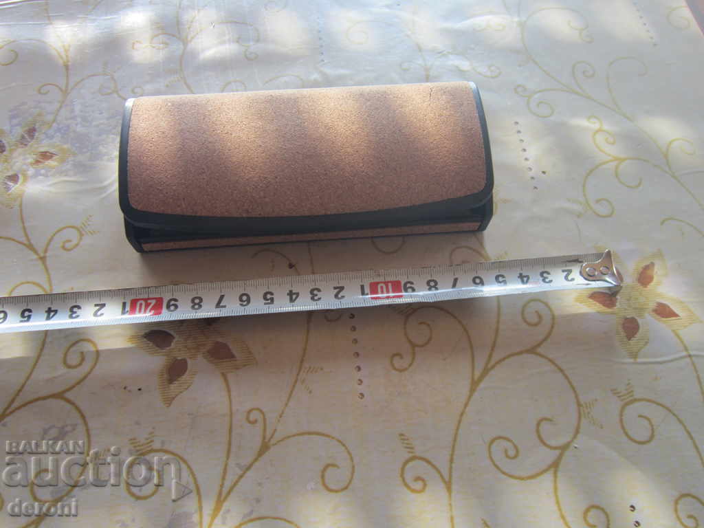 Great pen box for pen pens pen pens with price 10.00 BGN | € 5.11 Great pen box for pen pens pen pens with price 10.00 BGN | € 5.11