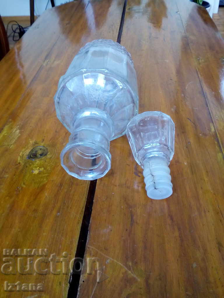 Delivery of Old carafe Delivery of Old carafe