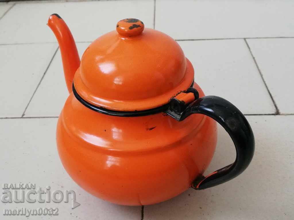 Delivery of Enamelled teapot made of salt container with enamel Delivery of Enamelled teapot made of salt container with enamel