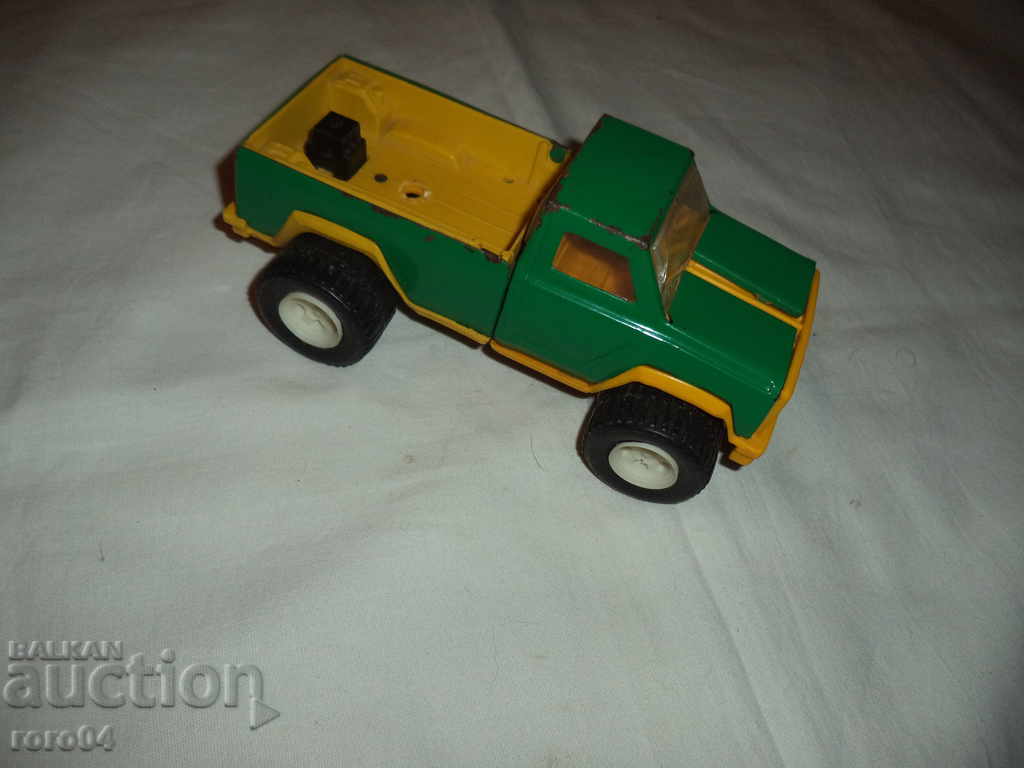 Auction  STAR LAMARINE PICKLES